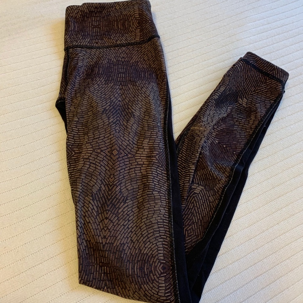 Gold / Black Size 4 Lululemon Leggings - Picture 1 of 2